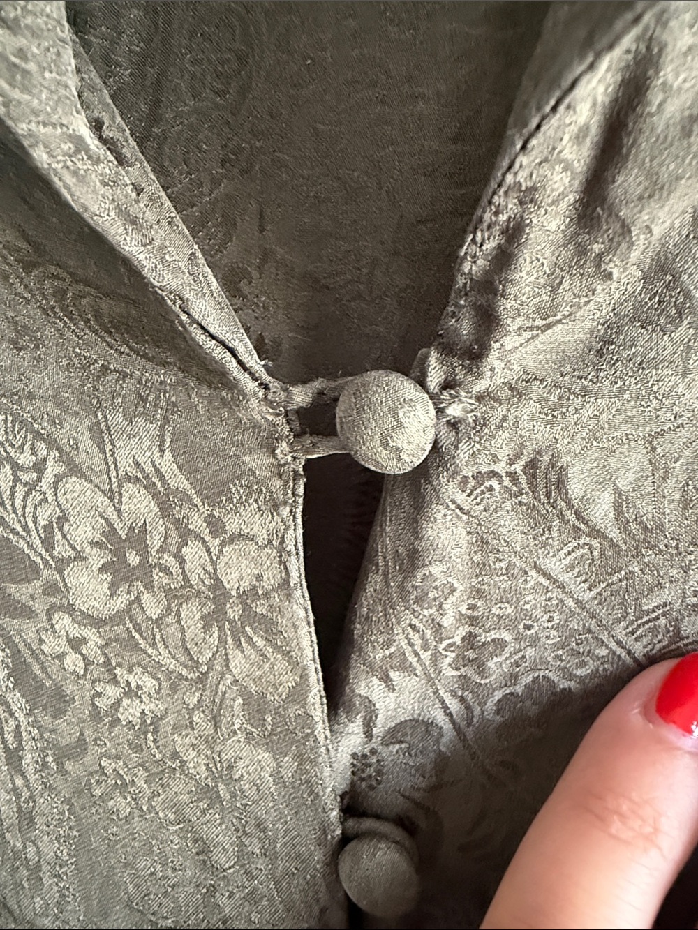 VTG Anna & Frank 100% Silk Olive Button-Front Jacquard Blouse, M, please read! - Picture 4 of 13